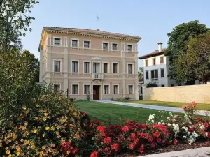 Villa Maternini