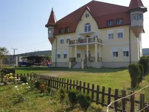 Castle Csányi