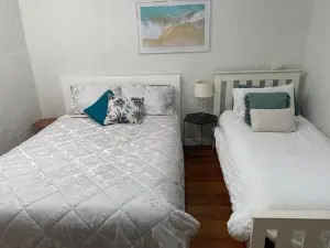 Stylish Lake Albert Cottage, Wagga Wagga