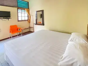 Hotel Shanty Mitra RedDoorz