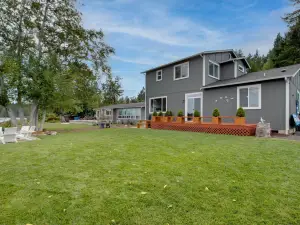 Waterfront Allyn Home with Fire Pit + 2 Kayaks!