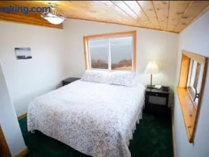 The Lookout - Alaska Sized Views