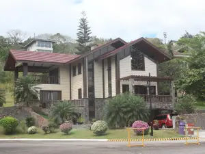 Tagaytay canyon woods house