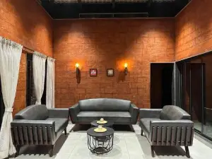 Redstone Villa By Koyna Stays