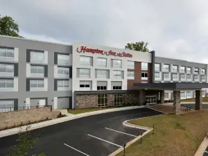 Hampton Inn & Suites by Hilton Charlotte North I 485