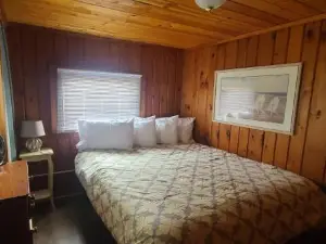 Lake Huron - 1 Bedroom, 1 Bath Lake Front Cabin (Sleeps 4)