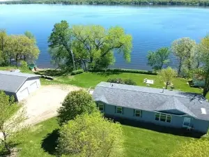Beautiful Lake front property on Big Stone Lake
