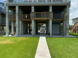 Waterfront Bay House with Elevator, 350' Lighted Fishing Pier with Boat Lift.