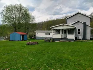 In the ❤ of Ohiopyle. Central location, clean, charming. Large yard with firepit