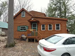 Peaceful Adirondack getaway at camp sassy