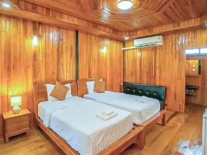 Klang Mueang Villa