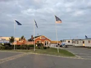 Impeccable 4-Bed Caravan in Clacton-on-Sea