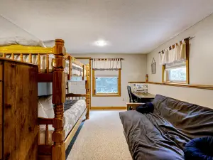 Adorable Family-Friendly Chalet w/ a Private Hot Tub, Washer/Dryer, & Free WiFi