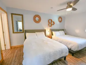 The Darmont Hotel and Suites