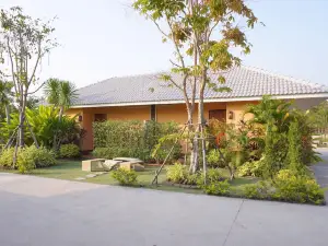 S Ville Resort