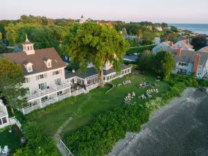 The Breakwater Inn & Spa