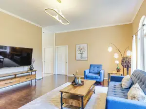 Hike & Explore: Guest Suite w/ Deck in Issaquah