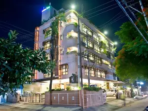 Hotel Rains Inn