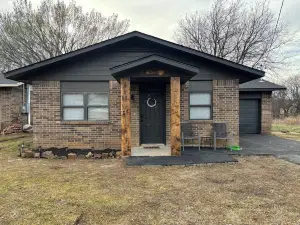 Santa Fe Depot- 3-bedroom house near downtown Cushing