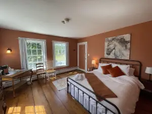 Stone Hearth Inn and Eatery