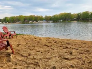 Lake Front Cottage on Private All-Sports Lake.