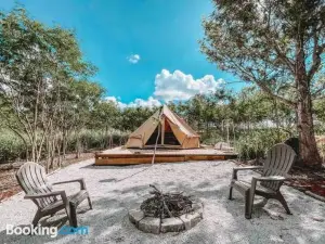 Cute Off Grid Glampsite with WiFi- 5 Min from Haleiwa Town