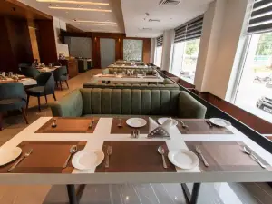 Hotel Parth