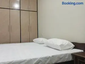 Street 7 Apartment