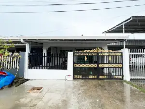 LILY HOMESTAY PUTATAN