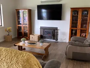 Riverland Cottage Wentworth, self contained, 4 bedrooms, 10 mins from Wentworth