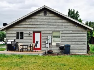 Ennis, MT: Madison River, Fishing, Yellowstone National Park, & Hunting