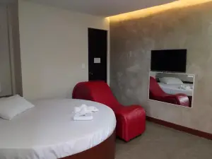 Papatantan Apartelle Daet Branch