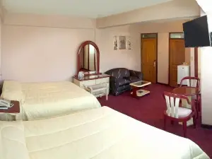 Americana Hotel