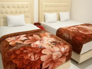 럭스5 인, 하지 하스나 하산