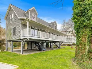 Riverside Retreat: Port Deposit