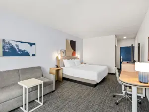 Spark by Hilton Duluth