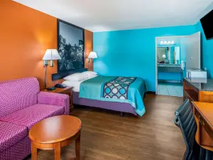 Super 8 by Wyndham Gaffney