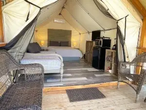 11號藍河營地 - 高級露營小屋