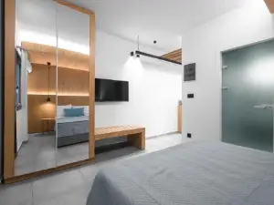 Rothos Luxury