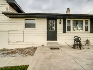 Cozy Ripley Apartment - 21 Mi to Downtown Erie!