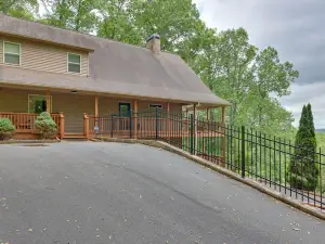 Luxe Blairsville Cabin w/ Game Room, Near Hikes