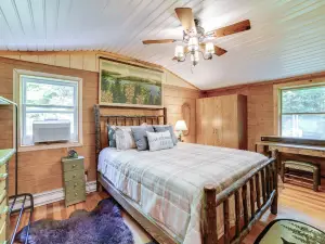 Cardinal Pines Cabin on 8 Acres - Dog Friendly!