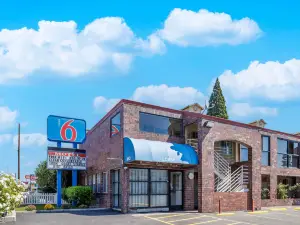 Motel 6 Canby, or
