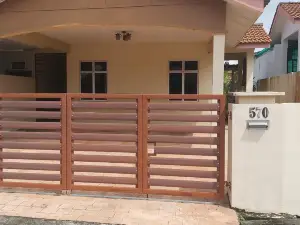 Hafiy's Muslim Homestay