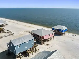 Sea Krewe~Beachfront~Sleeps 10~Updated
