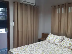 Lorraines Suites