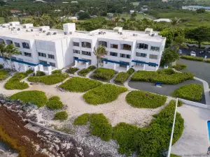 Gorgeous Ocean Views! Welcome to Bella Breeze! BeachFront 2Br 2BA