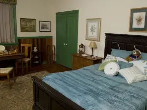The Tinder Guest House