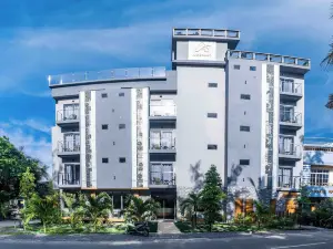 AIG GRAND HOTEL FUVAHMULAH