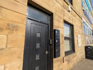 Upperhead Row Apartment